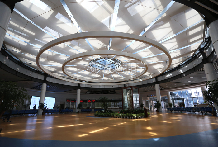 医院建筑大厅圆形采光顶应用电动天棚帘遮阳实景效果